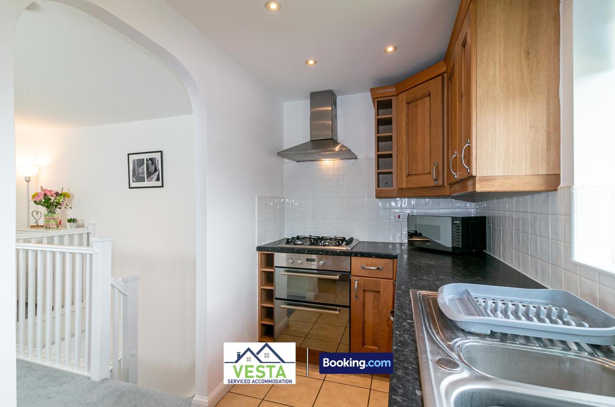 Three Bedroom Apartment By Vesta Serviced Accommodation & Short Lets Hatfield With Free Parking Exterior photo