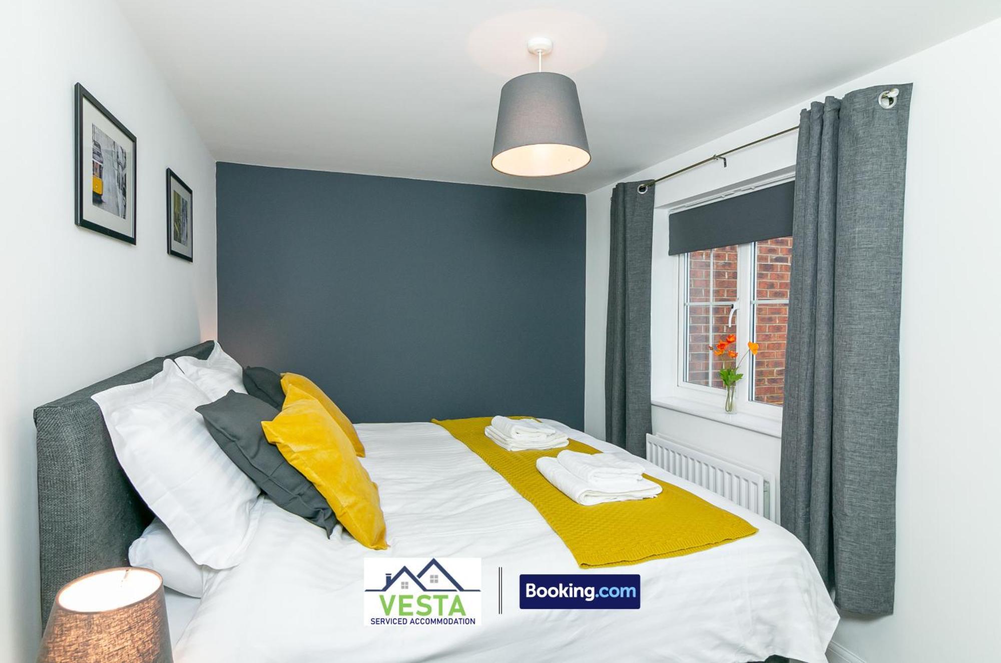 Three Bedroom Apartment By Vesta Serviced Accommodation & Short Lets Hatfield With Free Parking Exterior photo